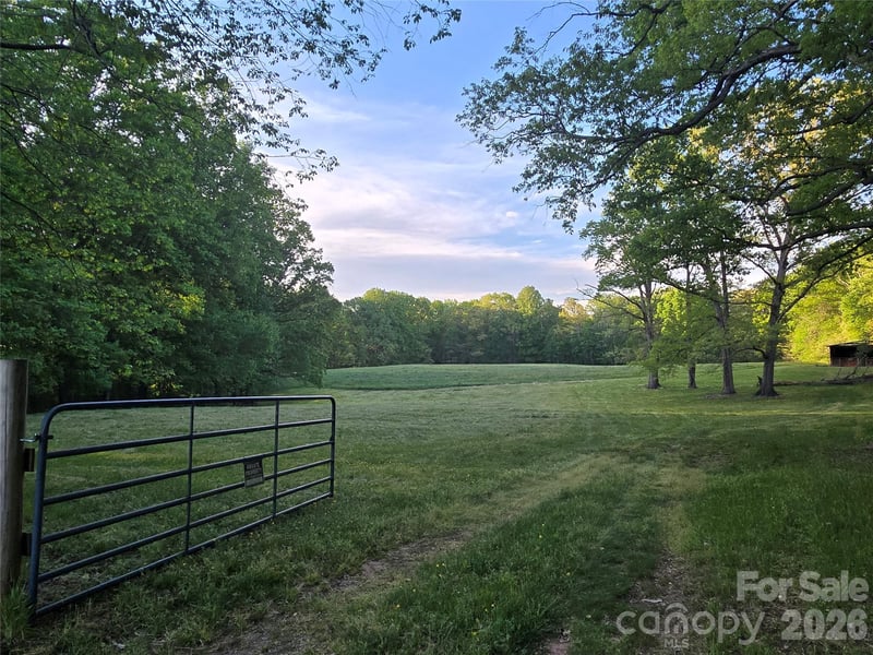 2901 Seats Rd, Yadkinville, NC 27055