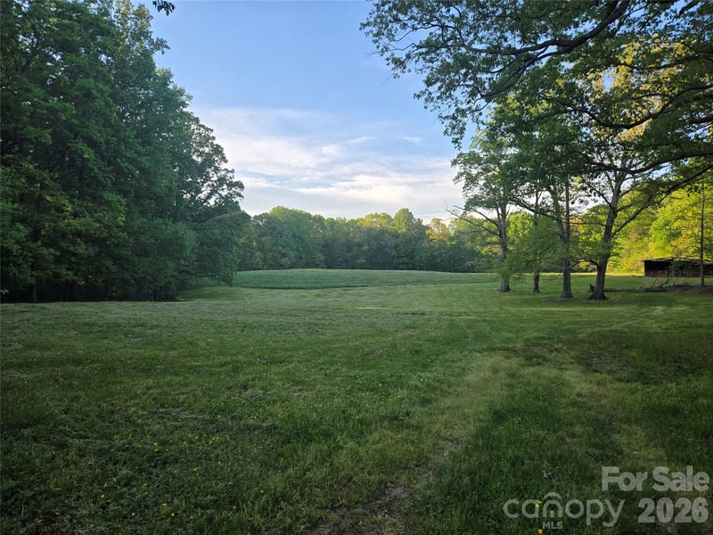 2901 Seats Rd, Yadkinville, NC 27055