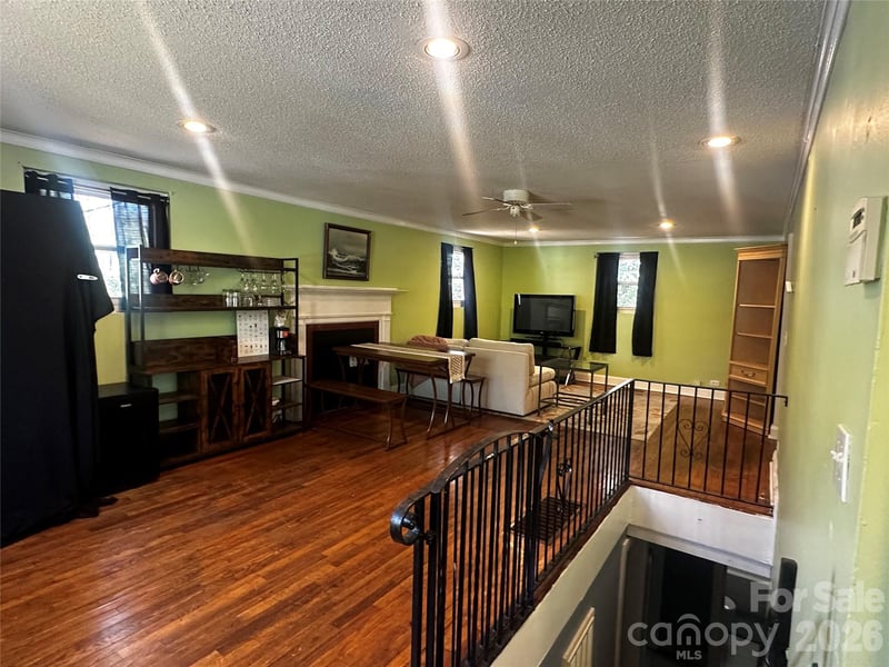 9 Poplar Dr, Spruce Pine, NC 28777