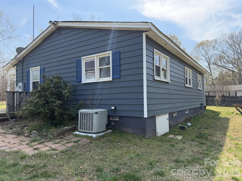 183 Pebble Dr, Mooresboro, NC 28114