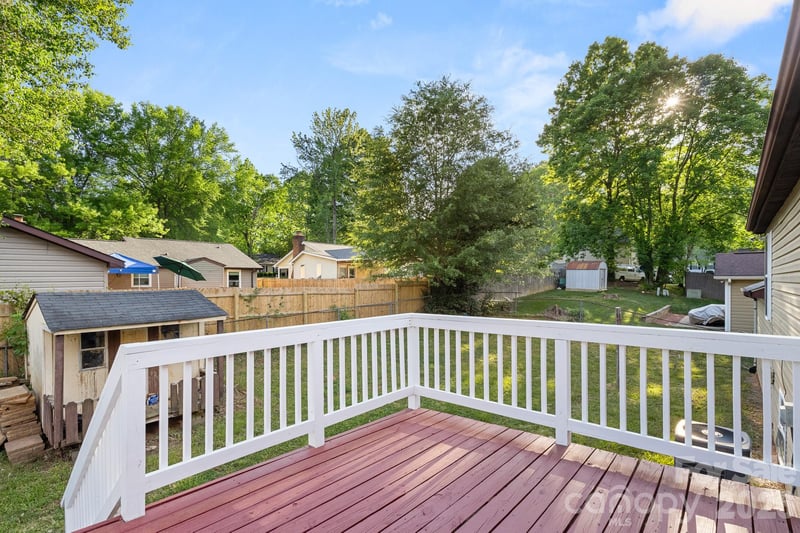 6018 Misty Way Ln, Charlotte, NC 28212
