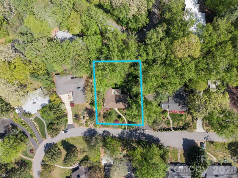 24 Woodcrest Rd, Asheville, NC 28804