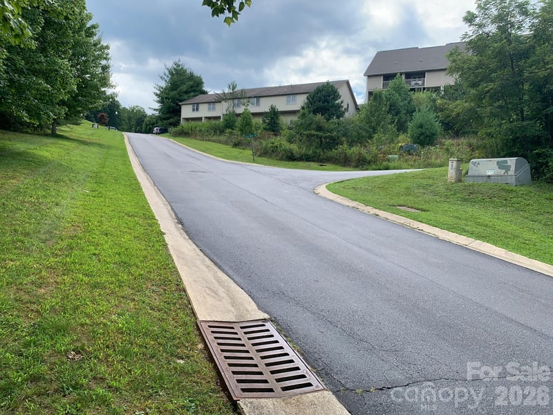 99999 Fallen Spruce Dr, Asheville, NC 28806