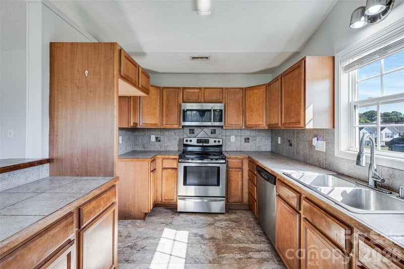1575 Windy Holly Ln, Newton, NC 28658
