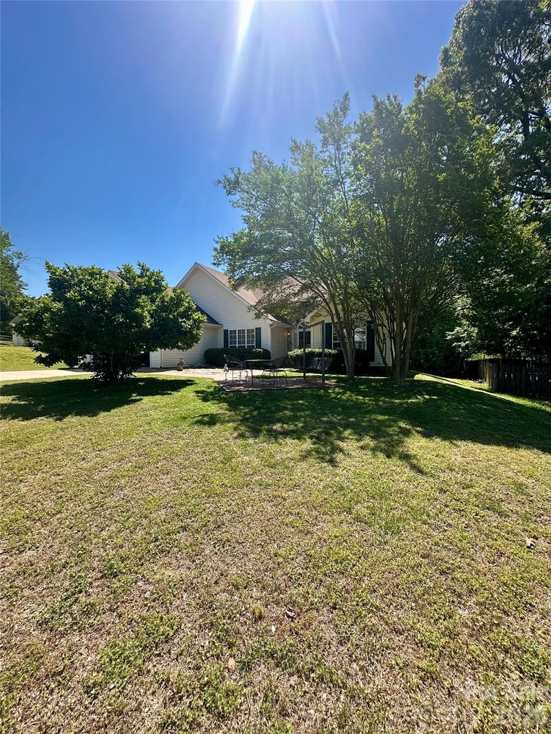106 Old Willow Rd, Mooresville, NC 28115