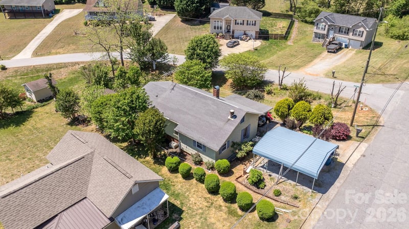 24 Midway St, Granite Falls, NC 28630