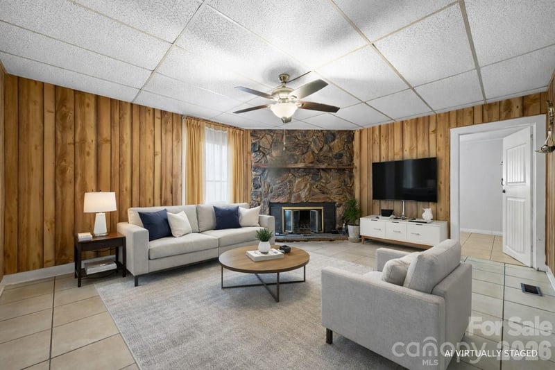 24 Midway St, Granite Falls, NC 28630