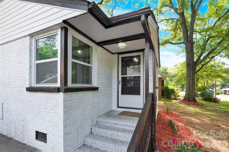 3300 Bonaire Dr, Charlotte, NC 28208