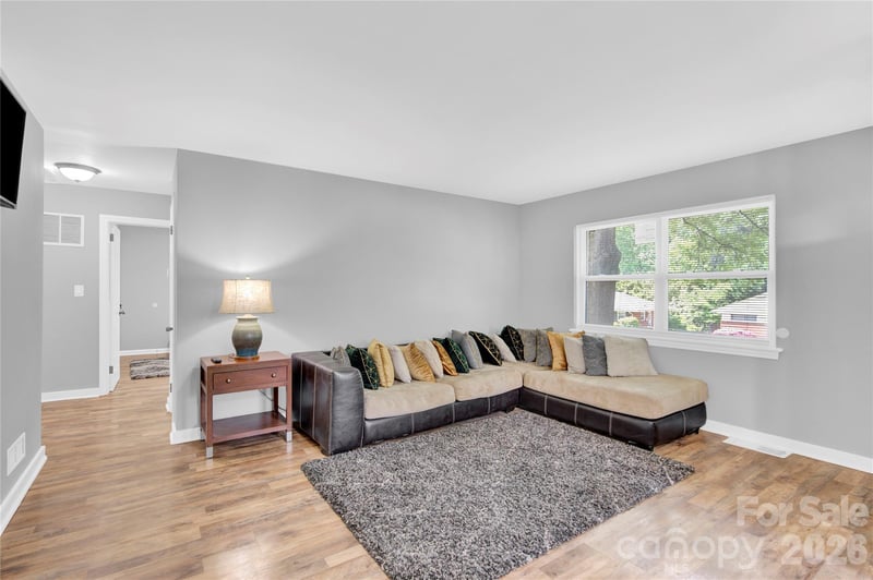 3300 Bonaire Dr, Charlotte, NC 28208