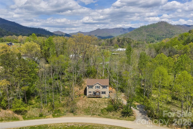 26 Brigman Rd, Weaverville, NC 28787