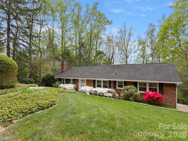 32 Westridge Dr, Asheville, NC 28803