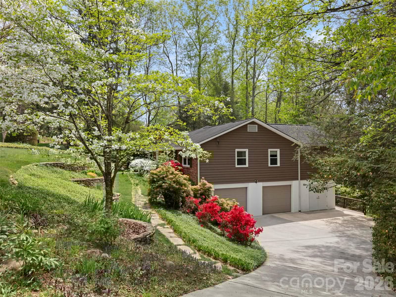 32 Westridge Dr, Asheville, NC 28803