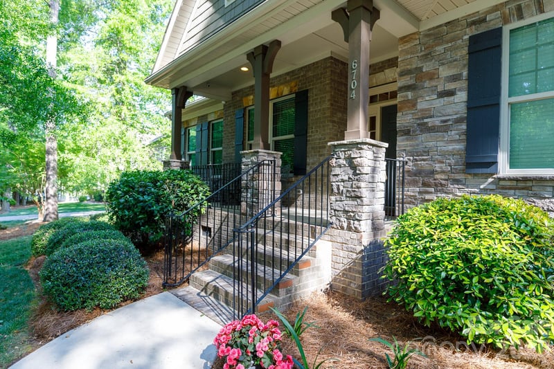 6704 Montgomery Rd, Lake Wylie, SC 29710