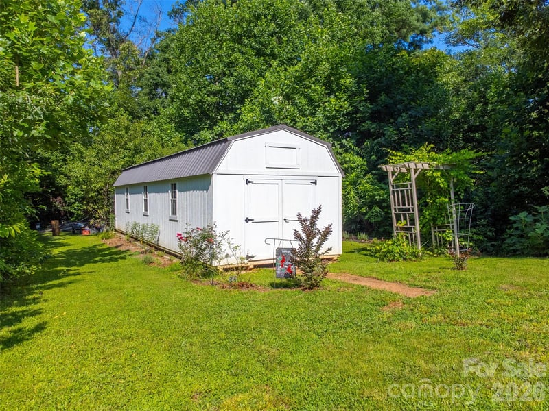 266 Egret Ln, Sylva, NC 28779