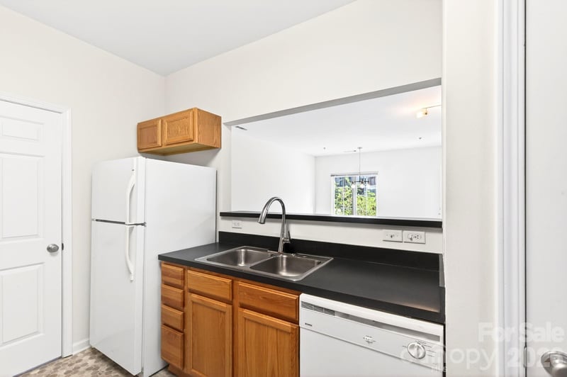 64 Clingman Ave #202, Asheville, NC 28801