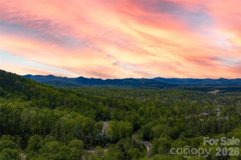 693 Tea House Dr #905, Asheville, NC 28803