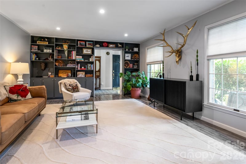 117 Brandon Rd, Hendersonville, NC 28739