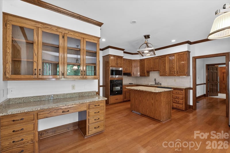 8149 Shannon Woods Ln, Matthews, NC 28104