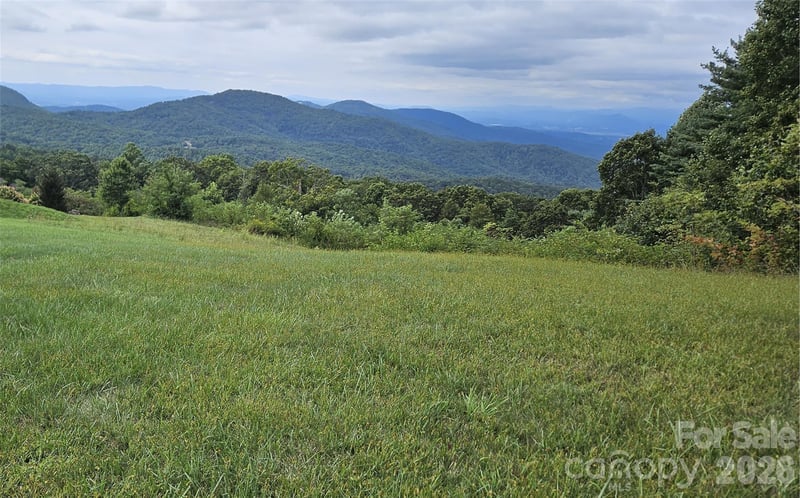 377 Grand Highland Dr #26, Hendersonville, NC 28792