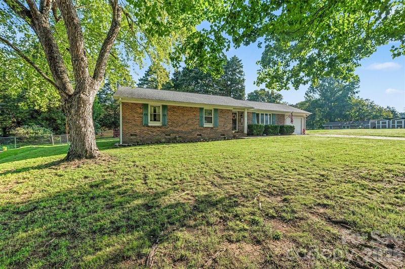 105 Stoneybrook Rd, Salisbury, NC 28147