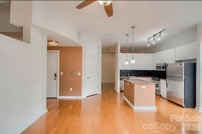 525 6th St #222, Charlotte, NC 28202