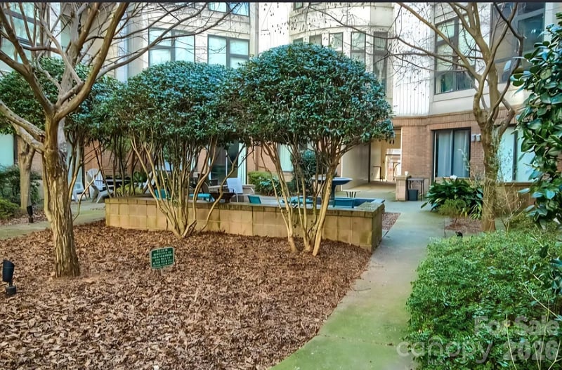 525 6th St #222, Charlotte, NC 28202