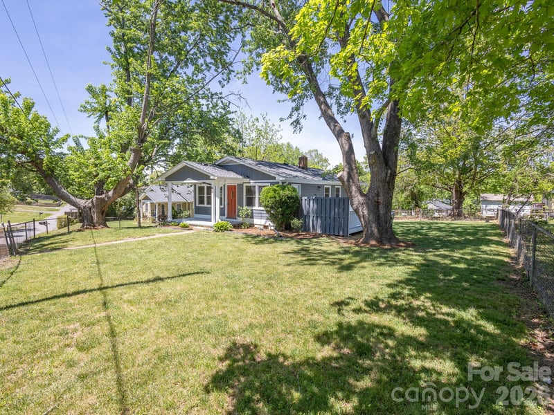 40 Oakley Rd, Asheville, NC 28803