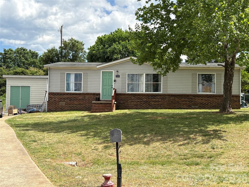 5507 Sandy Creek Ct, Newton, NC 28658