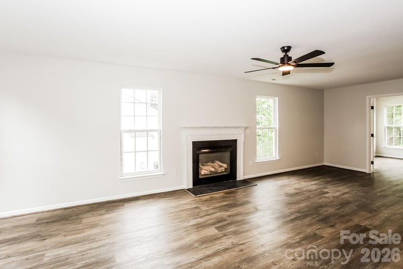13407 Edgetree Dr, Pineville, NC 28134
