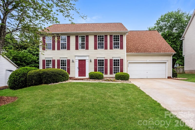 13407 Edgetree Dr, Pineville, NC 28134