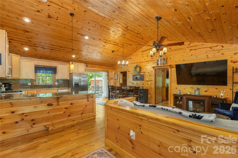 134 Quebec Trl, Bostic, NC 28018
