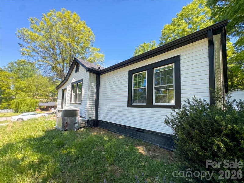 307 Ervin Dr, Cherryville, NC 28021