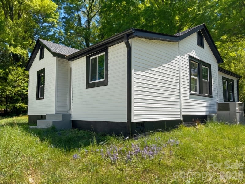 307 Ervin Dr, Cherryville, NC 28021