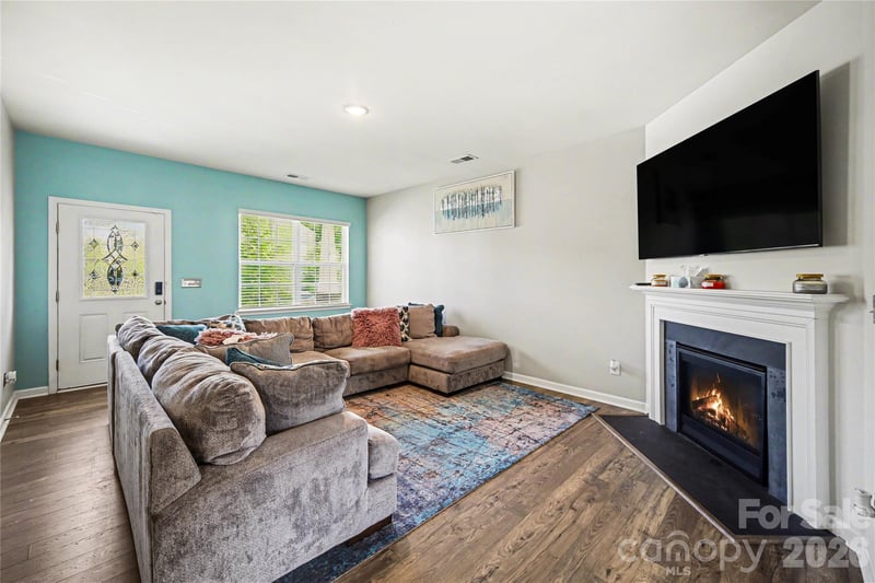 828 Larmore Ave, Charlotte, NC 28216
