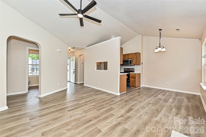 2015 Slater Springs Dr, Charlotte, NC 28216