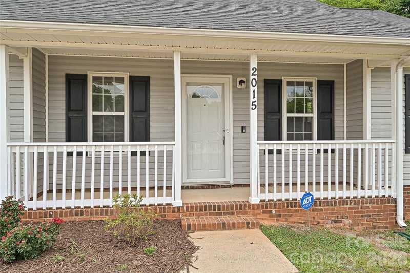 2015 Slater Springs Dr, Charlotte, NC 28216