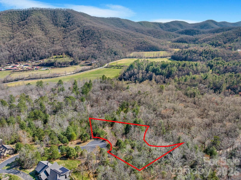 140 Woodhen Way #140, Horse Shoe, NC 28742