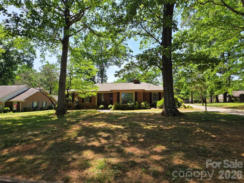 2009 Saratoga Dr, Gastonia, NC 28056
