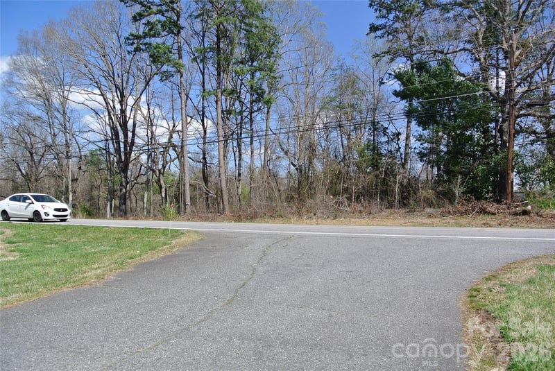 Hudlow Rd, Forest City, NC 28167
