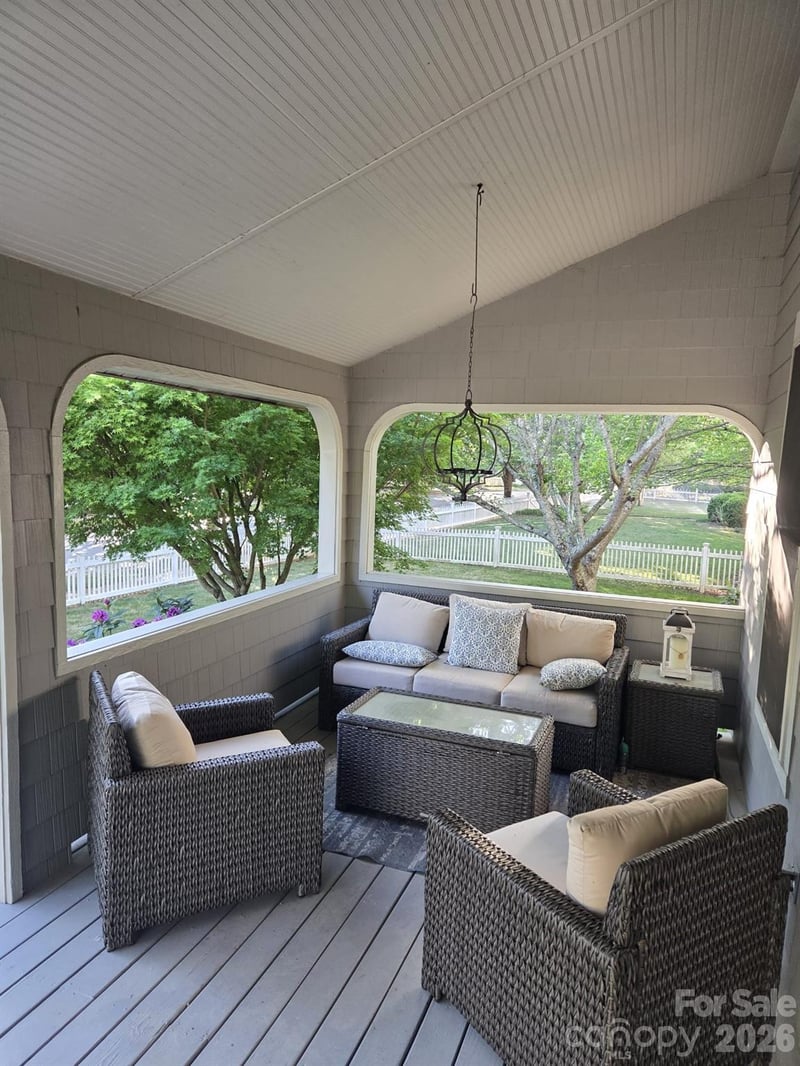 1066 Columbine Rd, Asheville, NC 28803