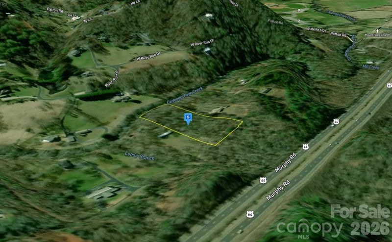 420 Benjamin Dr, Franklin, NC 28734