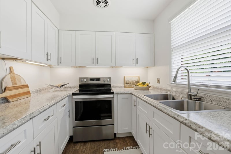4500 Woodlark Ln, Charlotte, NC 28211