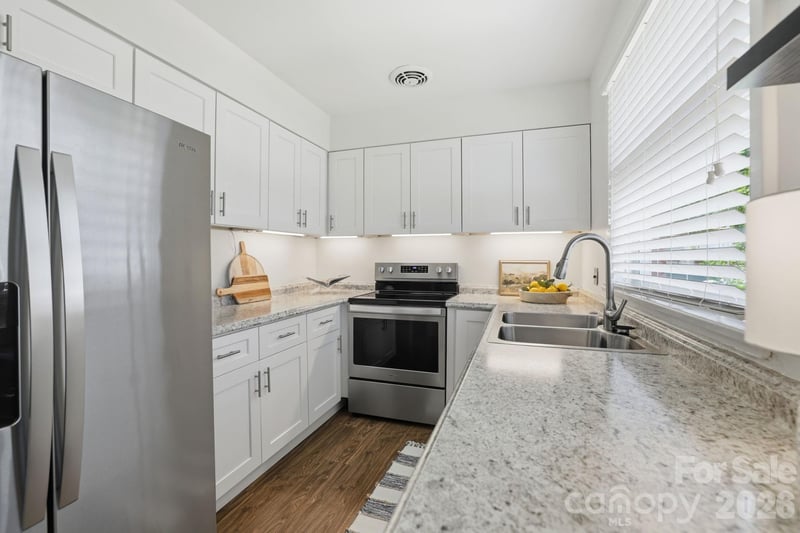 4500 Woodlark Ln, Charlotte, NC 28211