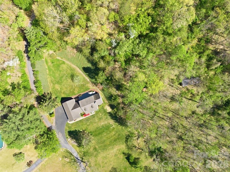 29 Small Mountain Dr, Asheville, NC 28805