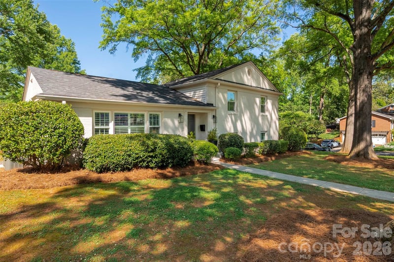 651 Sandridge Rd, Charlotte, NC 28210