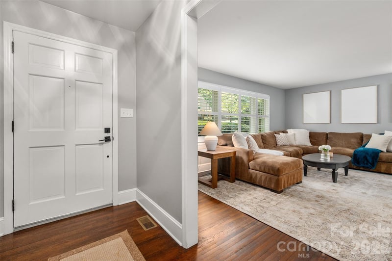 651 Sandridge Rd, Charlotte, NC 28210