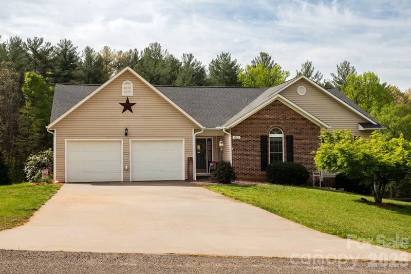 611 Briar Creek Dr #36, North Wilkesboro, NC 28659