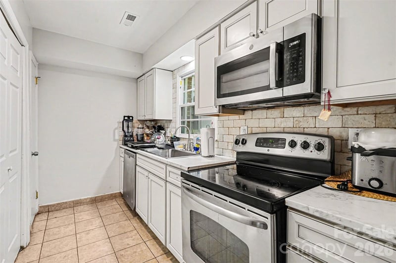 1236 Archdale Dr, Charlotte, NC 28217