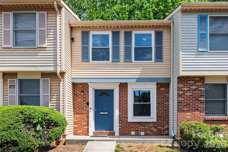 7609 Holly Grove Ct, Charlotte, NC 28227