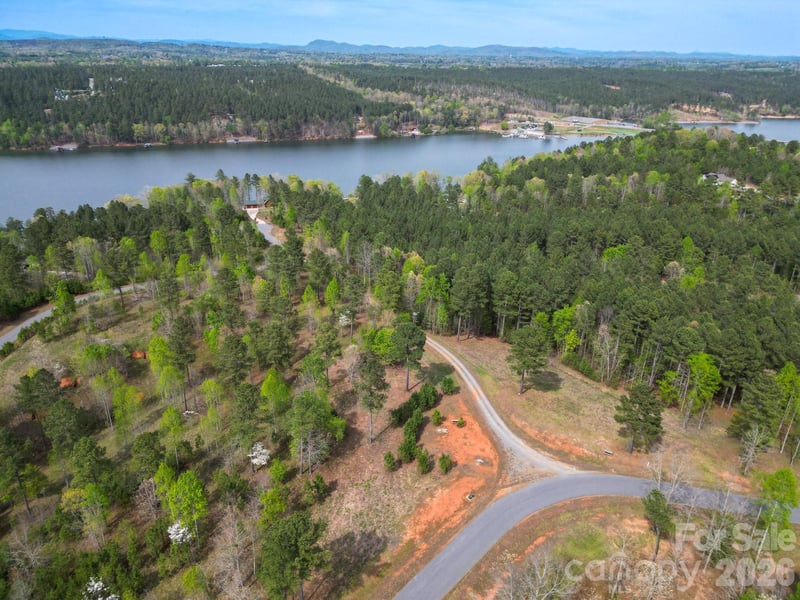 1997 Lake Vista Dr, Valdese, NC 28690